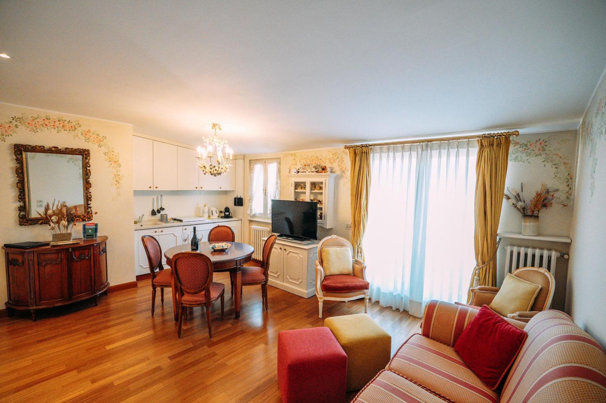 Suite Romantic vista Lago Stresa Esterno foto