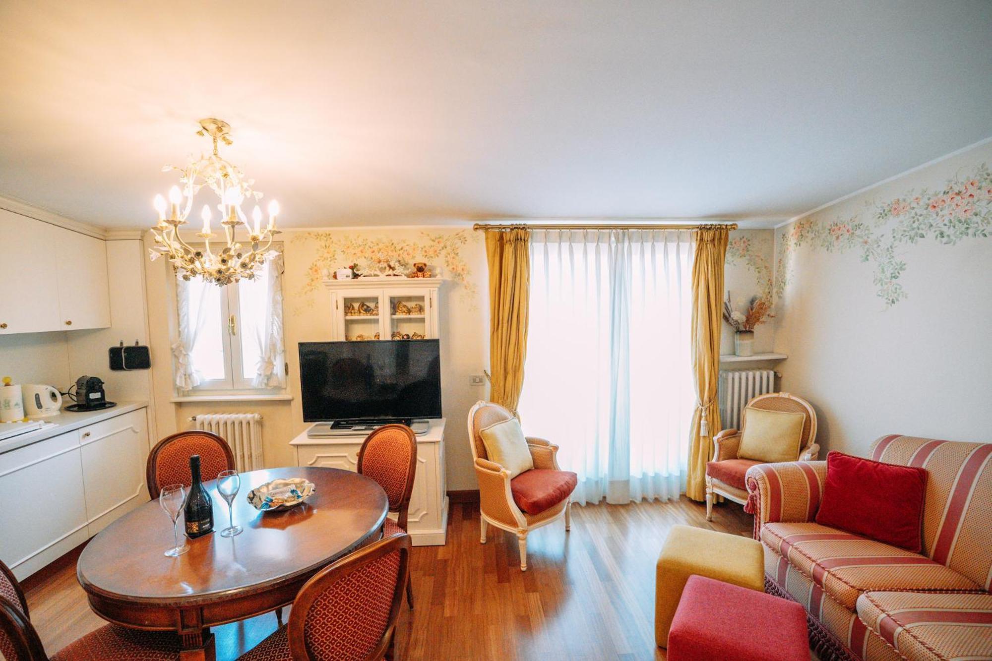 Suite Romantic vista Lago Stresa Esterno foto