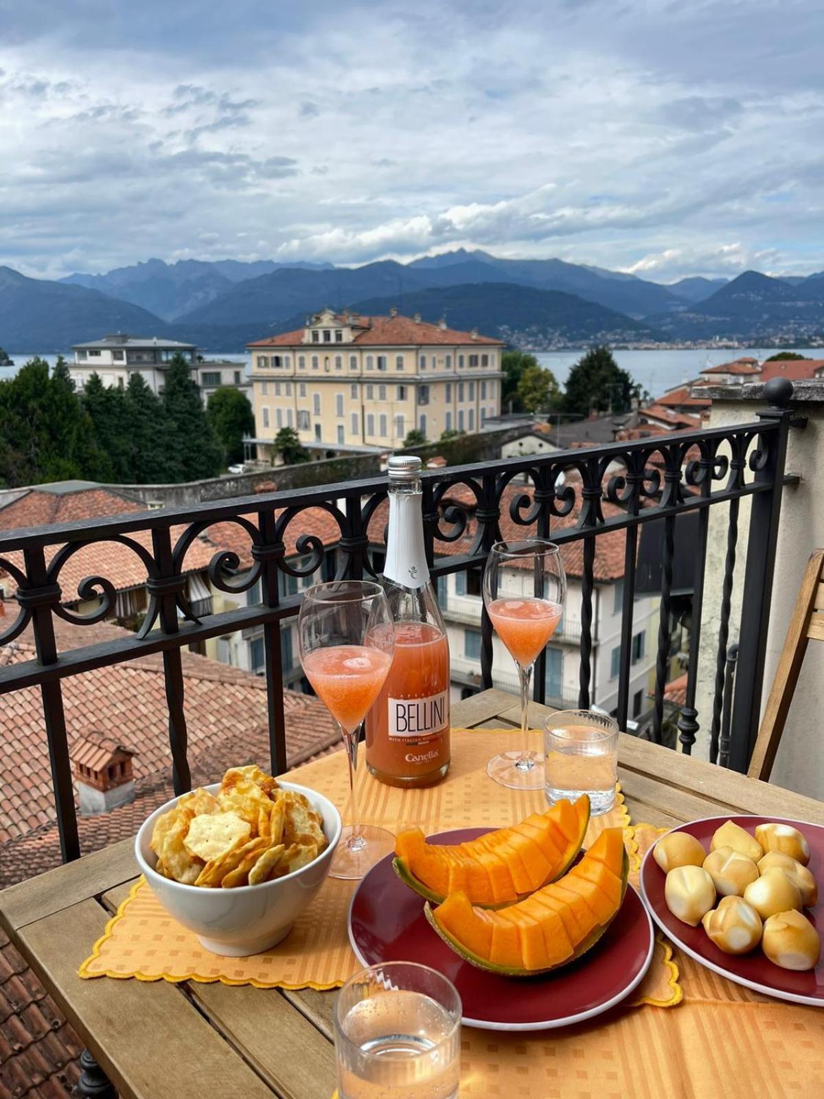 Suite Romantic vista Lago Stresa Esterno foto