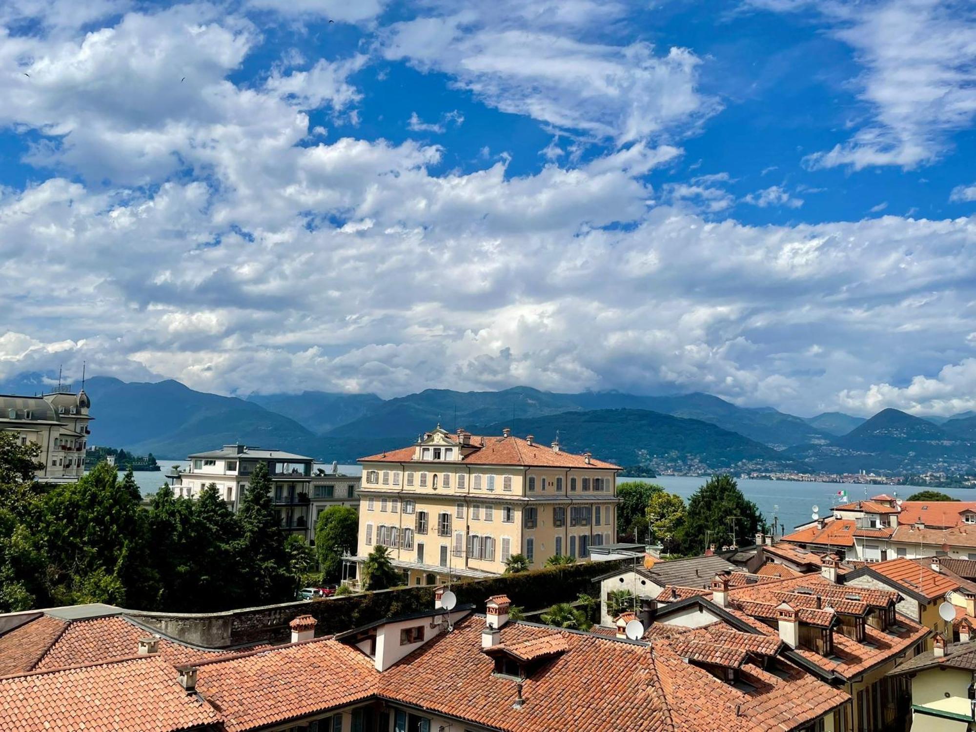 Suite Romantic vista Lago Stresa Esterno foto